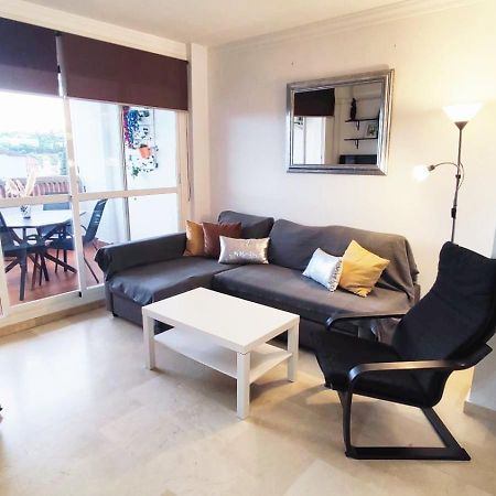 2Bdr Sunny Apartment With Pool And Private Parking In Беналмадена Екстериор снимка
