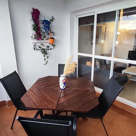2Bdr Sunny Apartment With Pool And Private Parking In Беналмадена Екстериор снимка