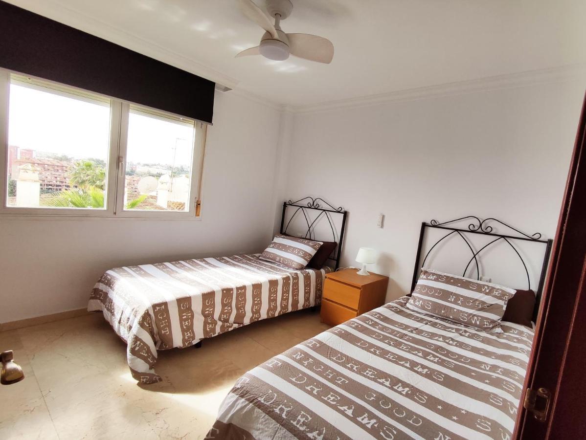 2Bdr Sunny Apartment With Pool And Private Parking In Беналмадена Екстериор снимка