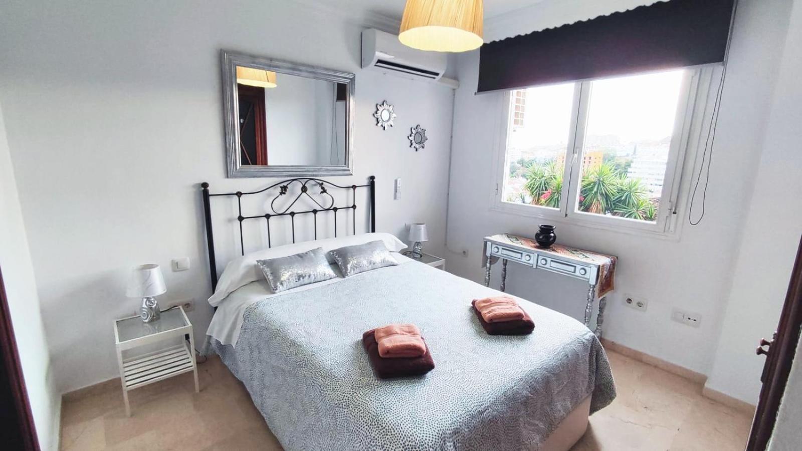 2Bdr Sunny Apartment With Pool And Private Parking In Беналмадена Екстериор снимка